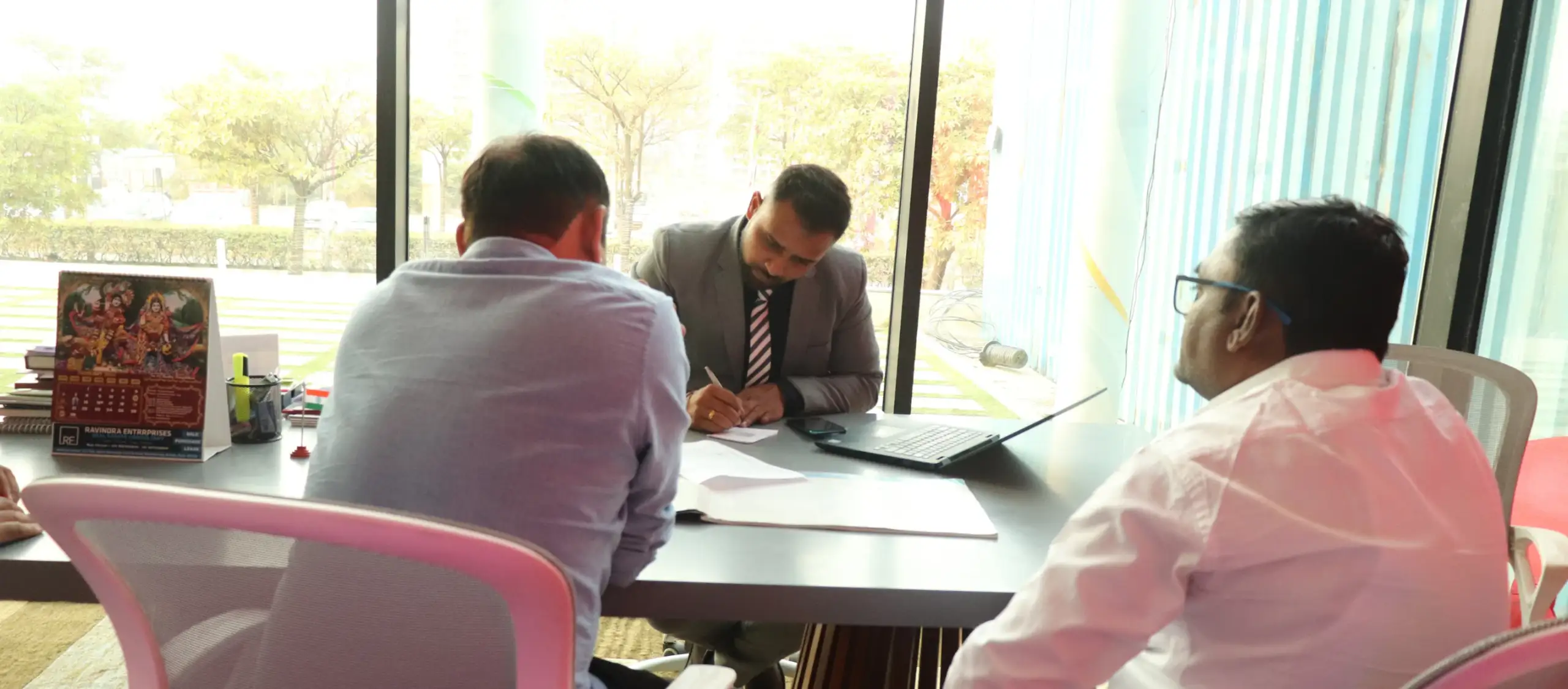 Festival Offers vs Regular Site Visit: When Do You Actually Save More?