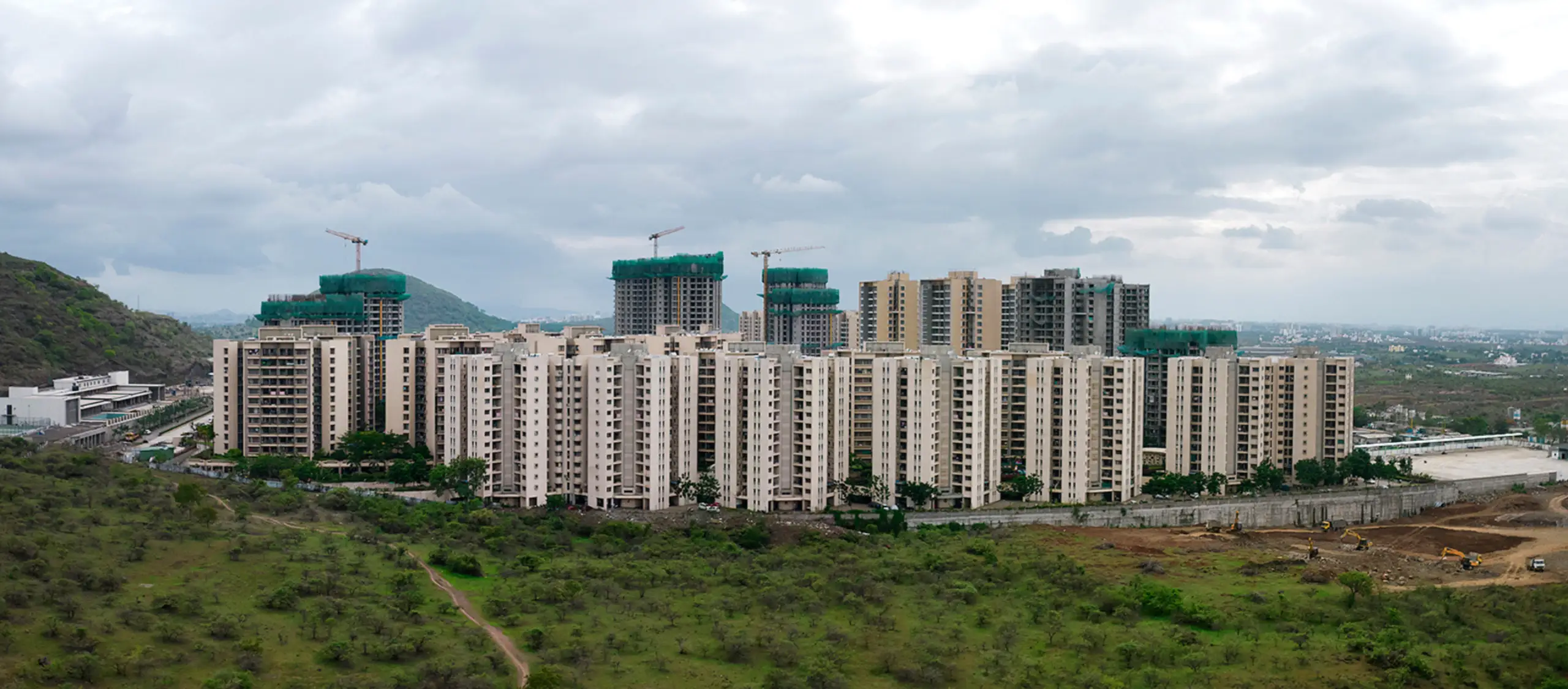 Why More Families Are Choosing Charholi Over Central Pune Residential Locations