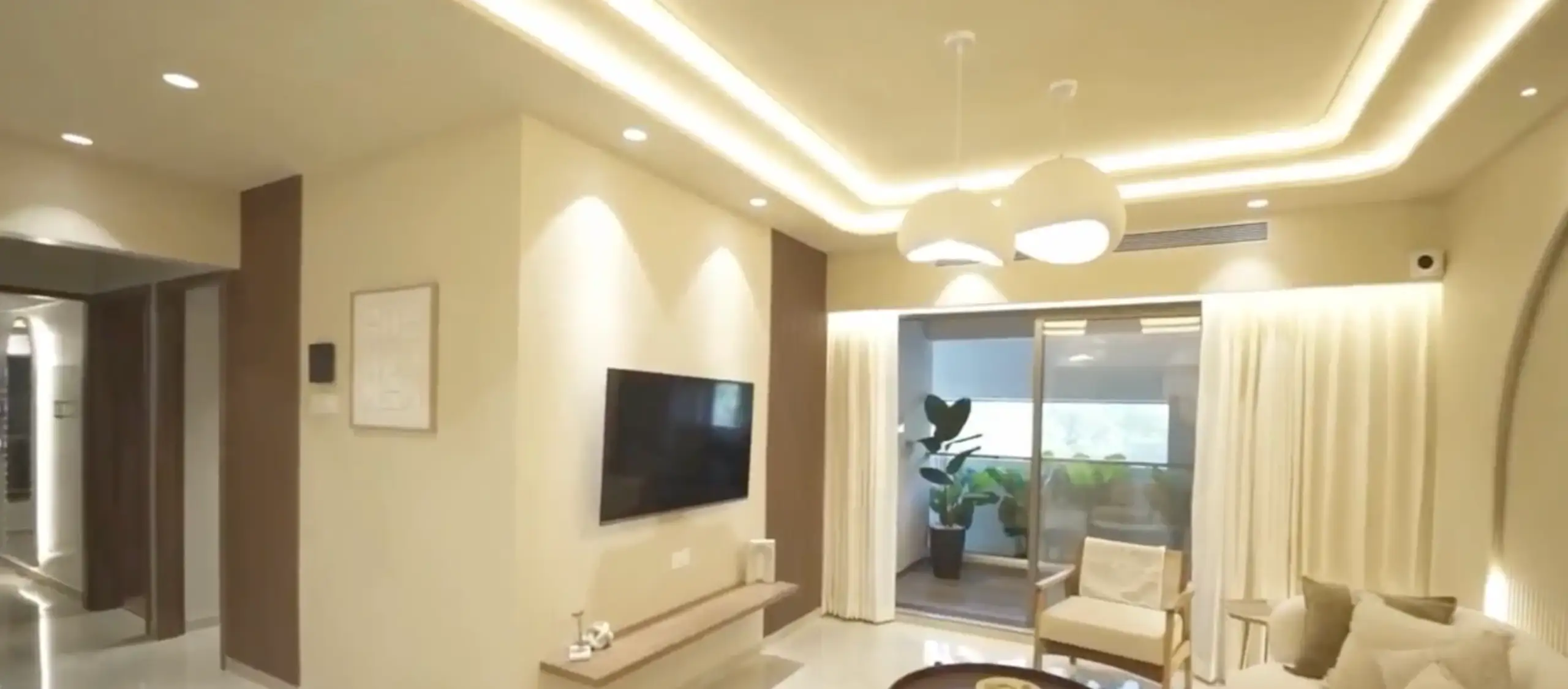 Best Time to Visit Casa Carnival (Crowd, Parking, and Buyer Support)